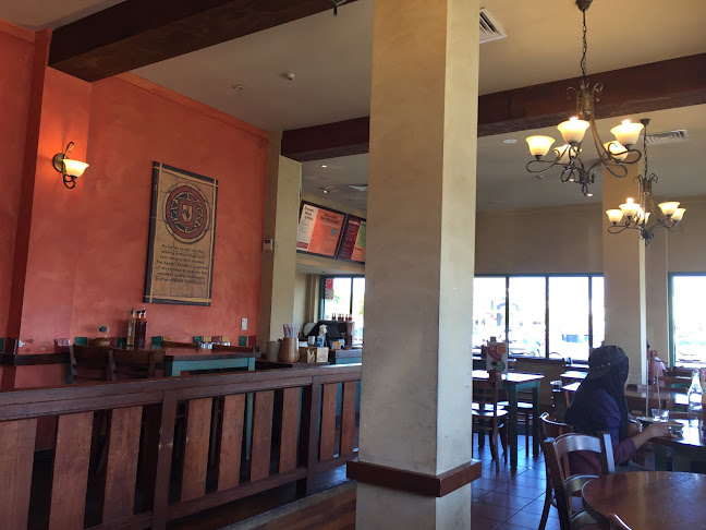 Nando's New Lynn - Hospitality and gastronomy