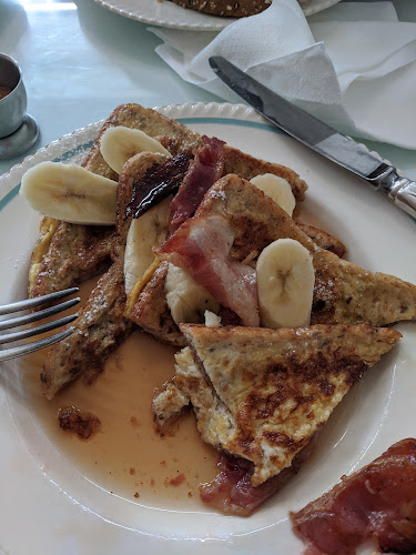 The Bees Knees Cafe - Hospitality and gastronomy