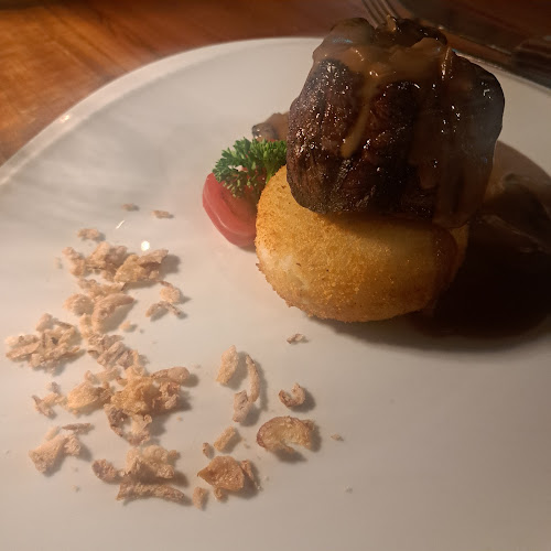 Red Earth Bistro and Wine Bar - Hospitality and gastronomy