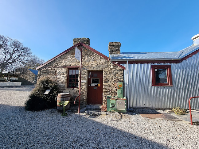 Pinot Junction -Lakeside Cafe