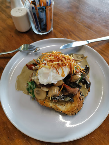 Comentarii opinii despre Twisted Cafe