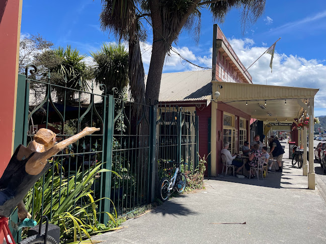 The Broadway Tearooms & Bakery Open Times