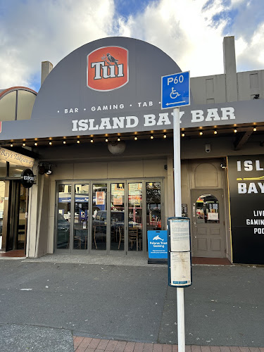 134 The Parade, Island Bay, Wellington 6023, New Zealand