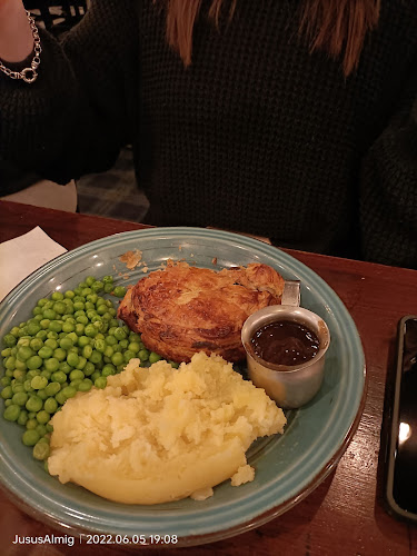 Luanne’s Ararino Bar & Bistro - Hospitality and gastronomy