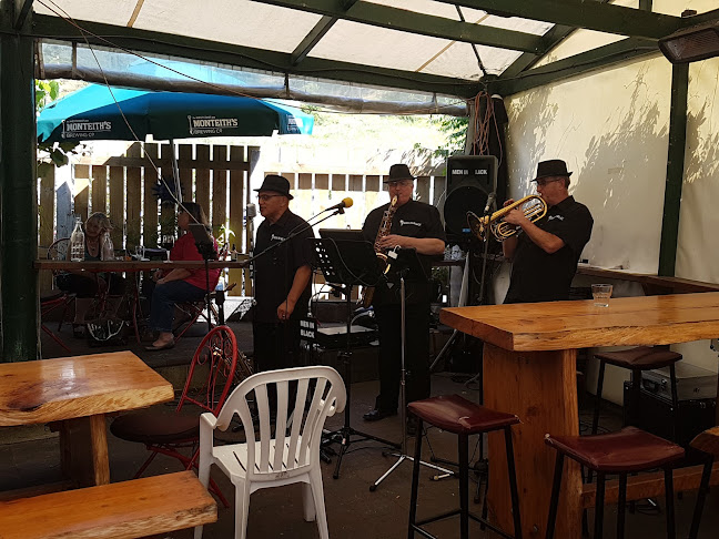 679 Puketapu Road, Western Hills 4186, New Zealand