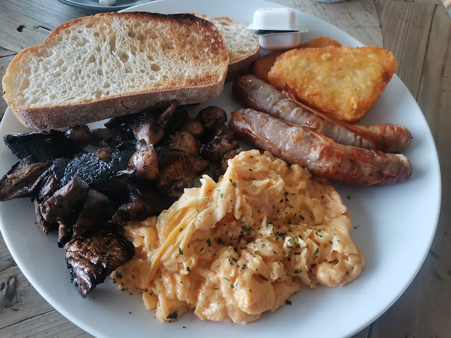 Little Oak Cafe and Bakery Open Times