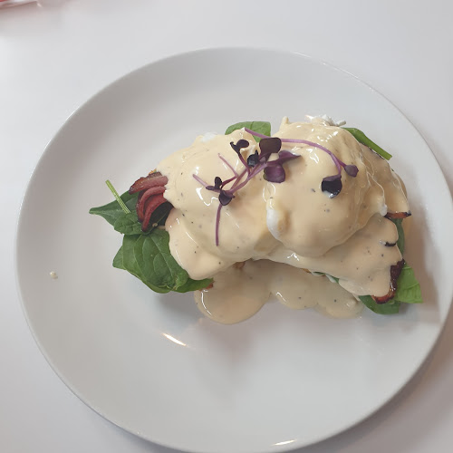 Route 6 Cafe and Bar