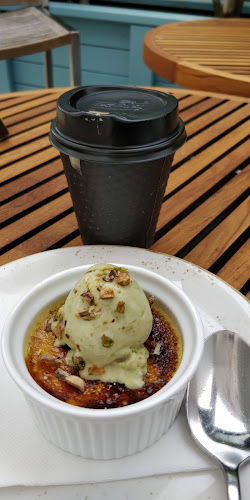 Regatta Bar And Eatery - Hospitality and gastronomy