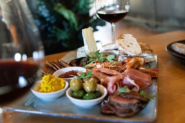 29 Wakefield Avenue, Sumner, Christchurch 8081, New Zealand