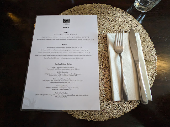 Careys Bay Historic Hotel - Hospitality and gastronomy