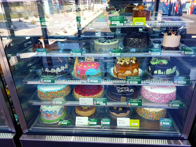 Reviews of The Cheesecake Shop Ormiston in Auckland - Hospitality and gastronomy