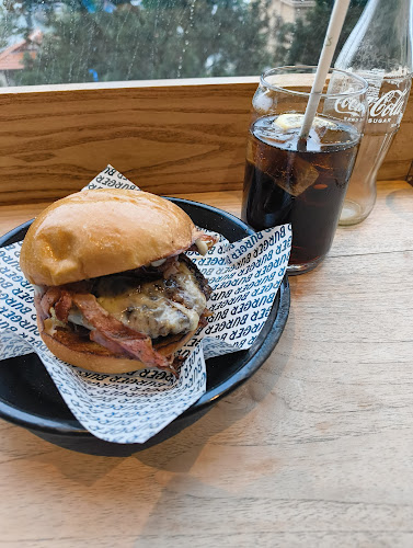 Burger Burger Commercial Bay - Hospitality and gastronomy