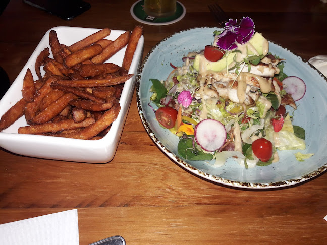 Comments and reviews of The Hub Milford