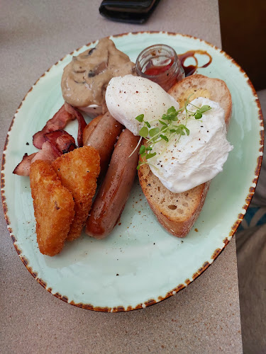 Comentarii opinii despre Poppys Cafe