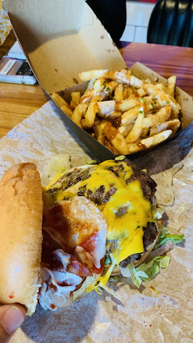 Opinii despre RE Burger Rolleston în Rolleston - Hospitality and gastronomy