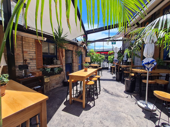 Hoppers Garden Bar - Hospitality and gastronomy