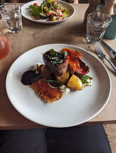 No 7 Balmac - Hospitality and gastronomy