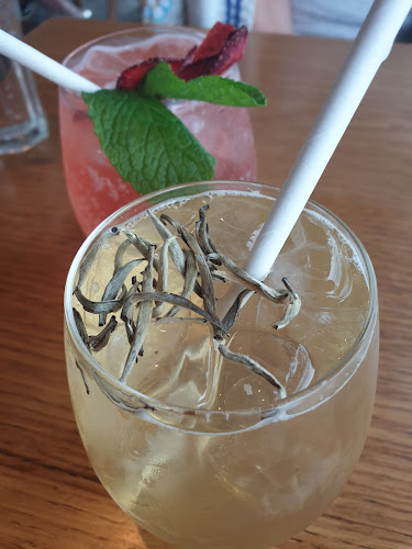 Comentarii opinii despre Rosie Parnell