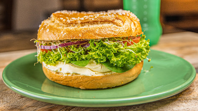 Opinii despre Wholly Bagels & Pizza Thorndon în Wellington - Hospitality and gastronomy