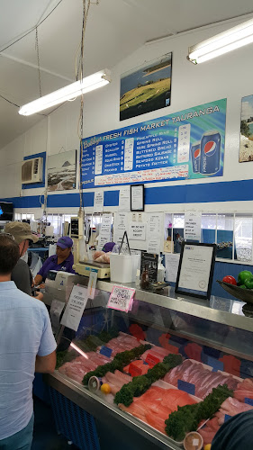 Comments and reviews of Bobbys Fresh Fish Market Tauranga Waterfront