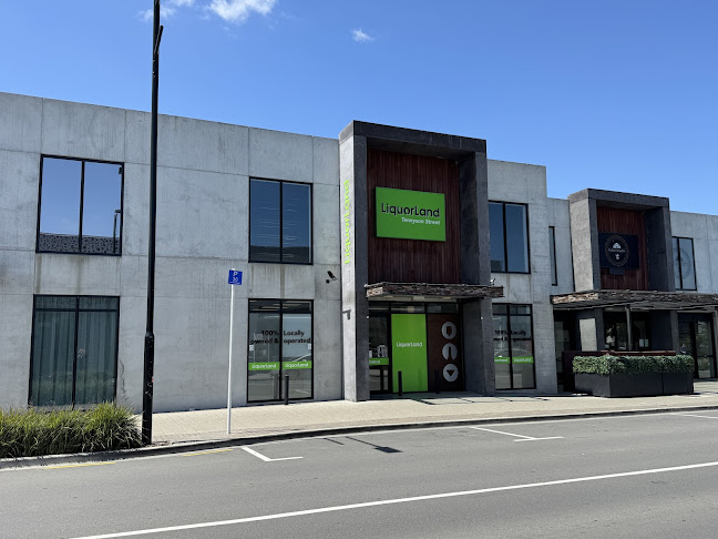 Comments and reviews of Liquorland Tennyson St, Rolleston