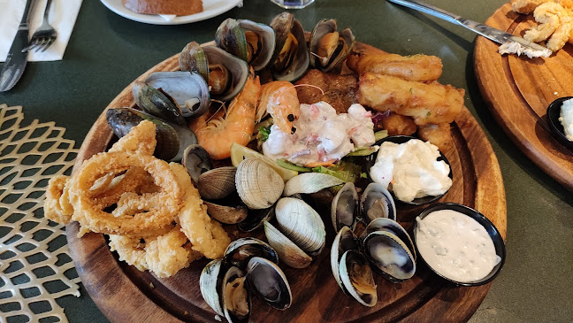 Careys Bay Historic Hotel - Hospitality and gastronomy