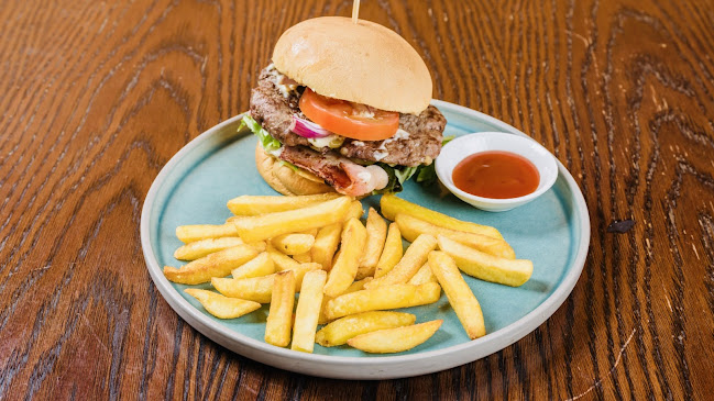 Comentarii opinii despre Super Casual Bar & Eatery