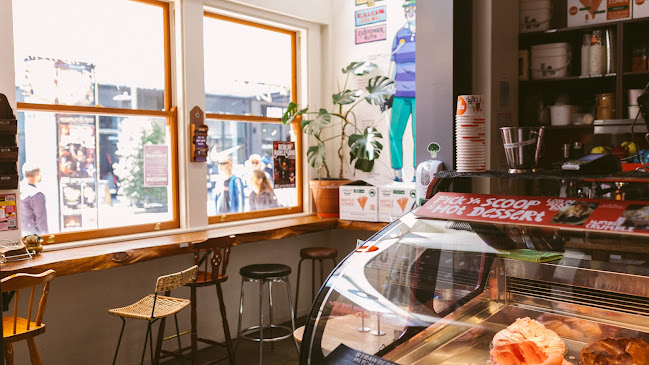 Comentarii opinii despre Rollickin Gelato Café (Cashel Street)