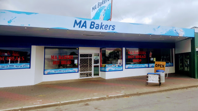 Ma Bakers Hot Bread Shop - Putāruru