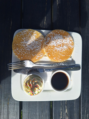 Black Swan Cafe/Waihola Motel - Hospitality and gastronomy