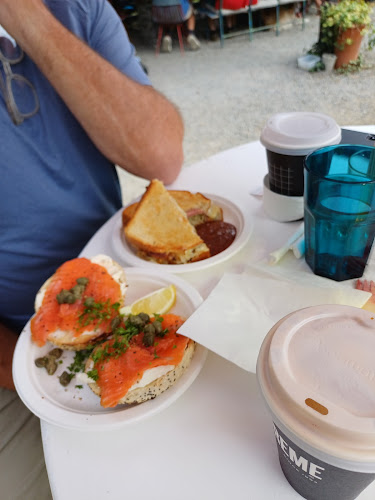 Comentarii opinii despre Bus Stop