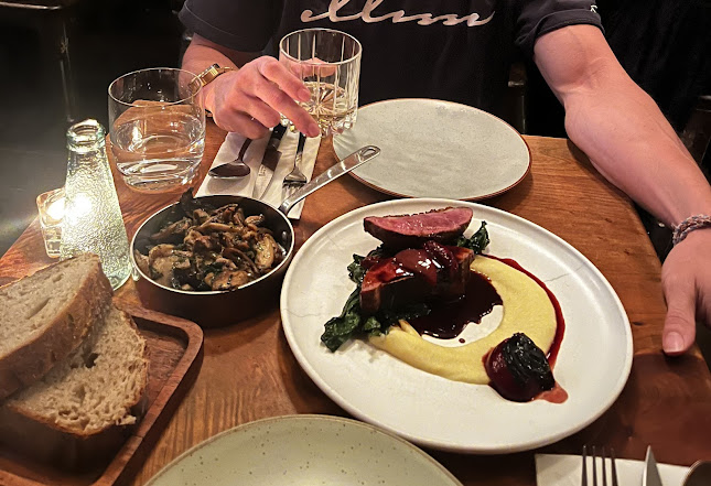 Comentarii opinii despre Apero Food and Wine