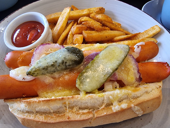 Comments and reviews of The Coffee Club Meridian Mall