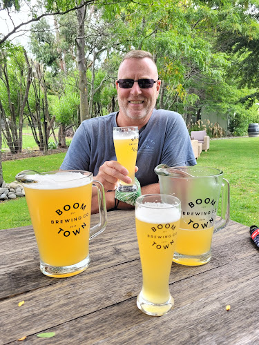 Opinii despre Boom Town in the 'Forrest' - Boom Town Beer Garden în Renwick - Hospitality and gastronomy