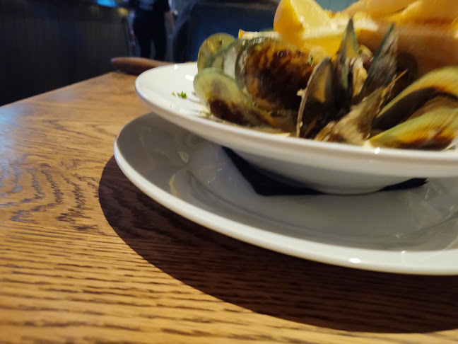 Opinii despre Groper Garage Bar & Restaurant în Kaikōura - Hospitality and gastronomy