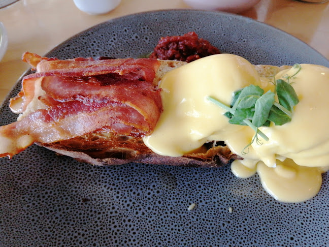 Comentarii opinii despre The General Café