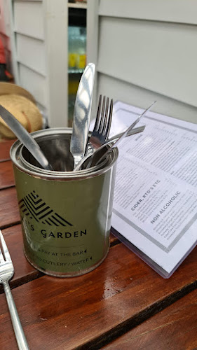 Comentarii opinii despre Hone's Garden