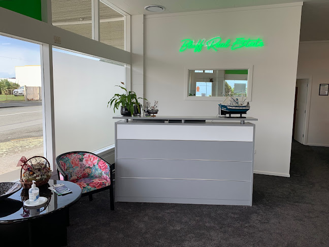 Bluff Real Estate and Cafè - Bluff