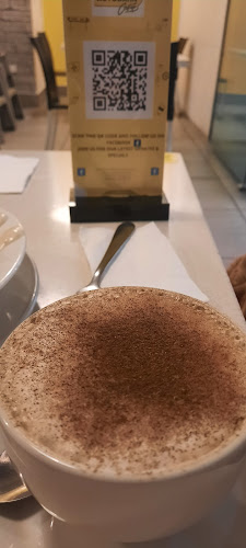 Autobahn Cafe Bombay Open Times