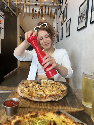 Fire And Slice Woodfired Pizzeria - Christchurch