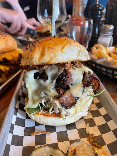 11 Ngaio Road, Waikanae 5036, New Zealand