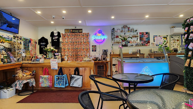 Opinii despre Peake’s Kitchen & Ice Cream, Store în Papatowai - Hospitality and gastronomy