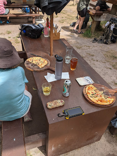 Comments and reviews of Awaroa Cafe / pizza