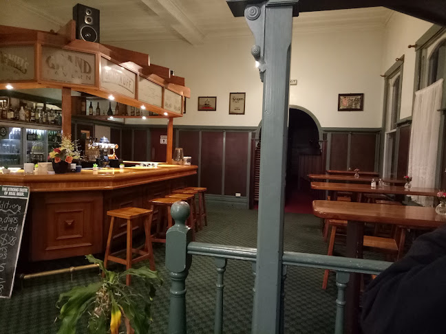 Comments and reviews of The Grand Tavern