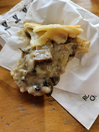 Opinii despre Patrick’s Pies Goldstar Bakery Tauranga în Tauranga - Hospitality and gastronomy