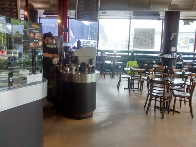 Wholly Bagels & Pizza Thorndon - Hospitality and gastronomy