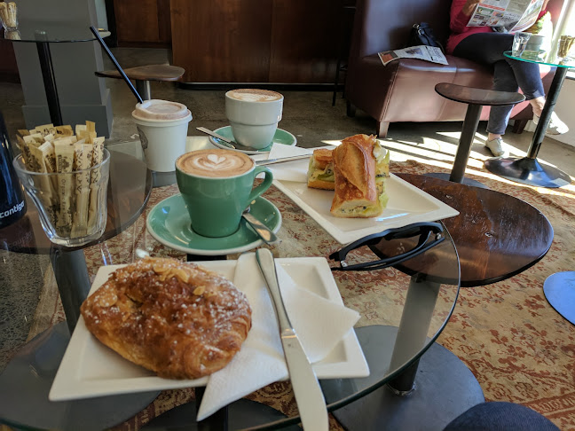 Georgia on Tennyson - Napier