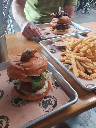 Opinii despre BEERS by Bacon Brothers în Christchurch - Hospitality and gastronomy