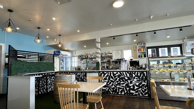 Beach Cafe Maraetai - Hospitality and gastronomy