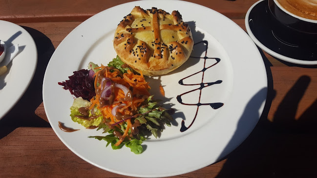 Opinii despre Persimmon Tree Cafe în Pirongia - Hospitality and gastronomy